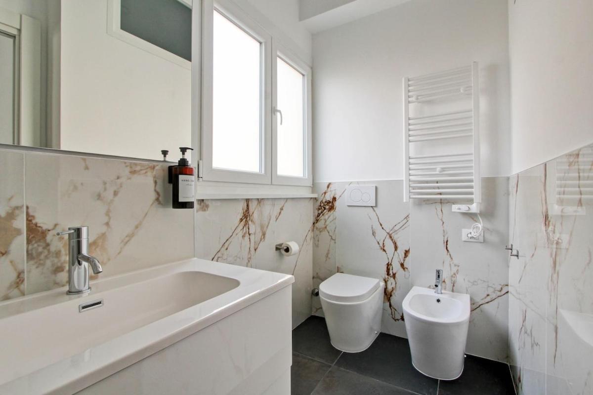 Apartment Large And Comfortable Close To Trastevere Rome